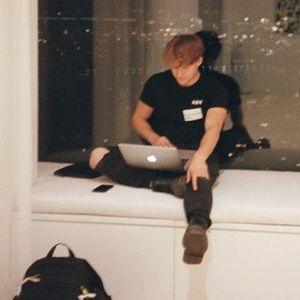 Meet your Posher, Troy